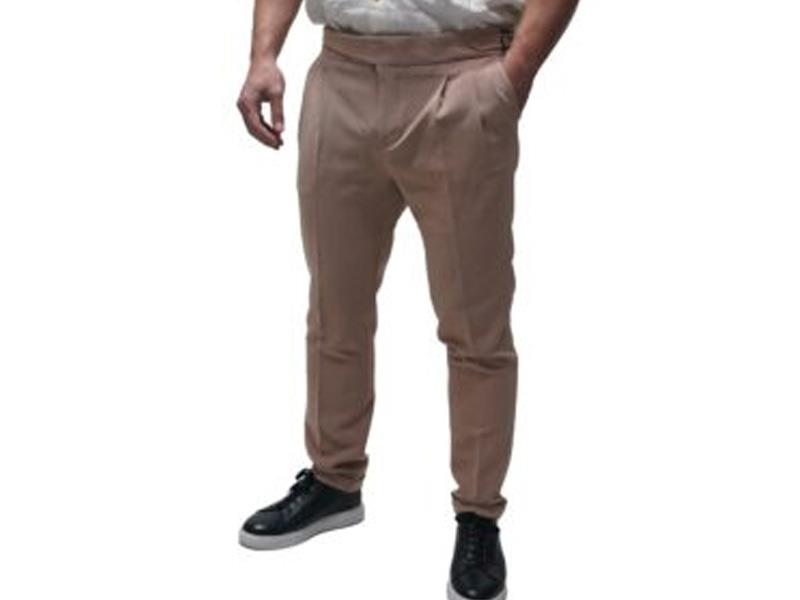 شلوار پارچه‌ای مردانه: انتخاب هوشمندانه برای استایل، راحتی و کیفیت
