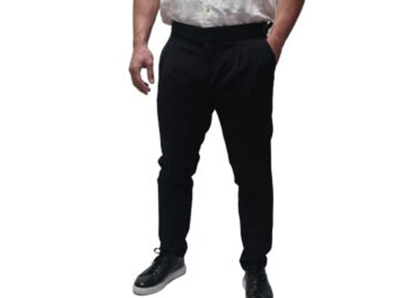 شلوار اسلش مردانه: انتخاب ایده‌آل برای راحتی و استایل روزمره