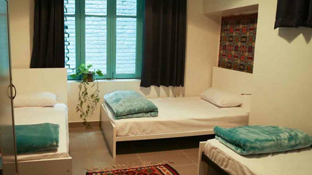 مسافرخانه در مشهد نزدیک حرم با 90% تخفیف قیمت 100% تضمین کیفیت و خدمات